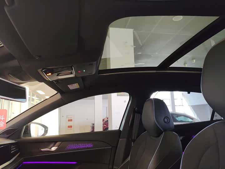 Volkswagen Passat, 2024 года фото 11