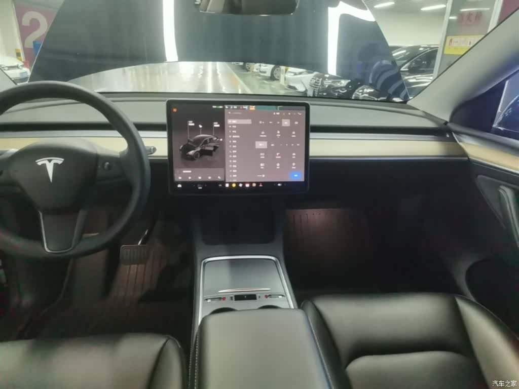 Tesla Model Y, 2023 13