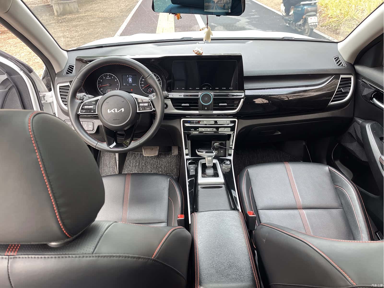 Kia KX3, 2022 13
