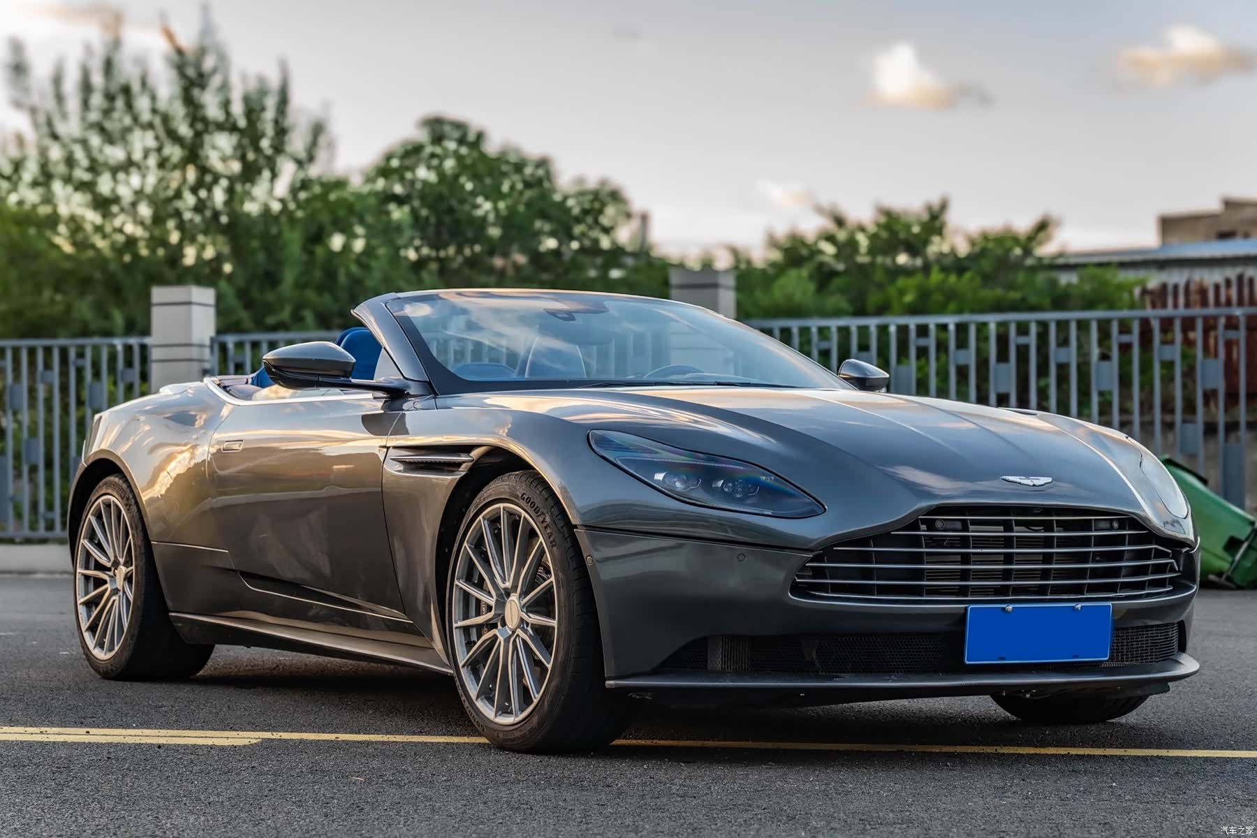 Aston Martin DB11, 2018 3