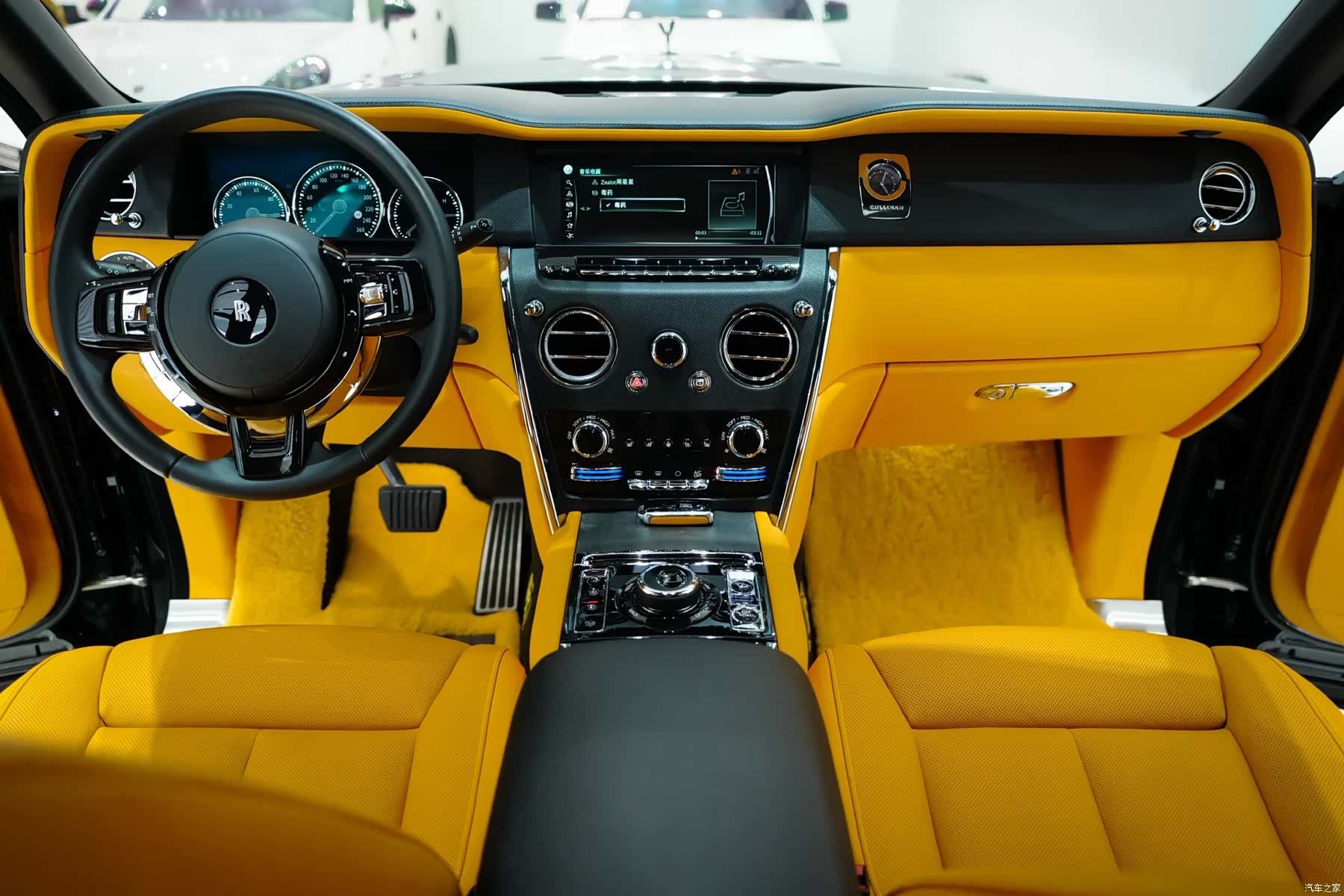 Rolls-Royce Cullinan, 2023 9