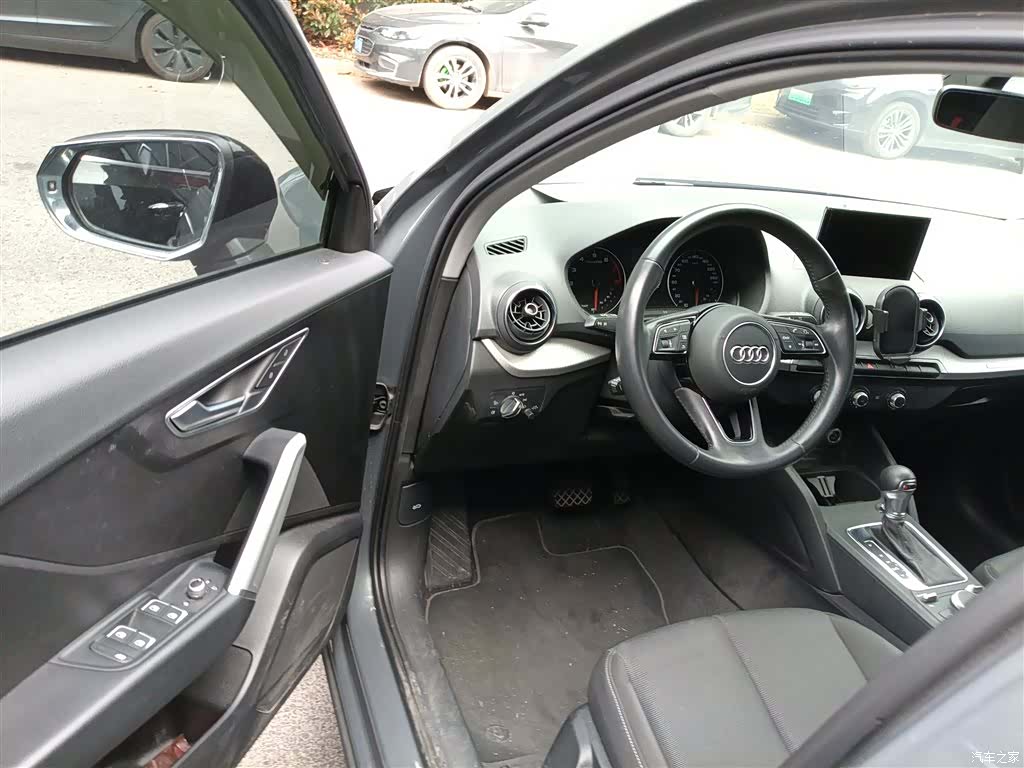 Audi Q2L, 2020 12