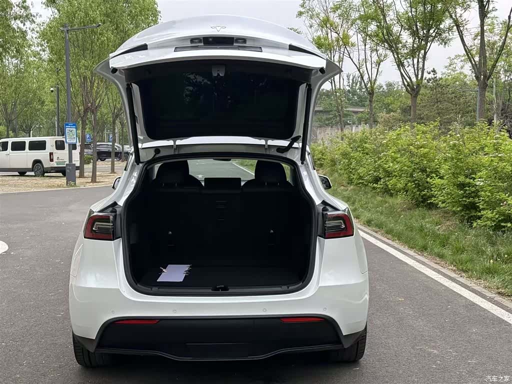 Tesla Model Y, 2021 19