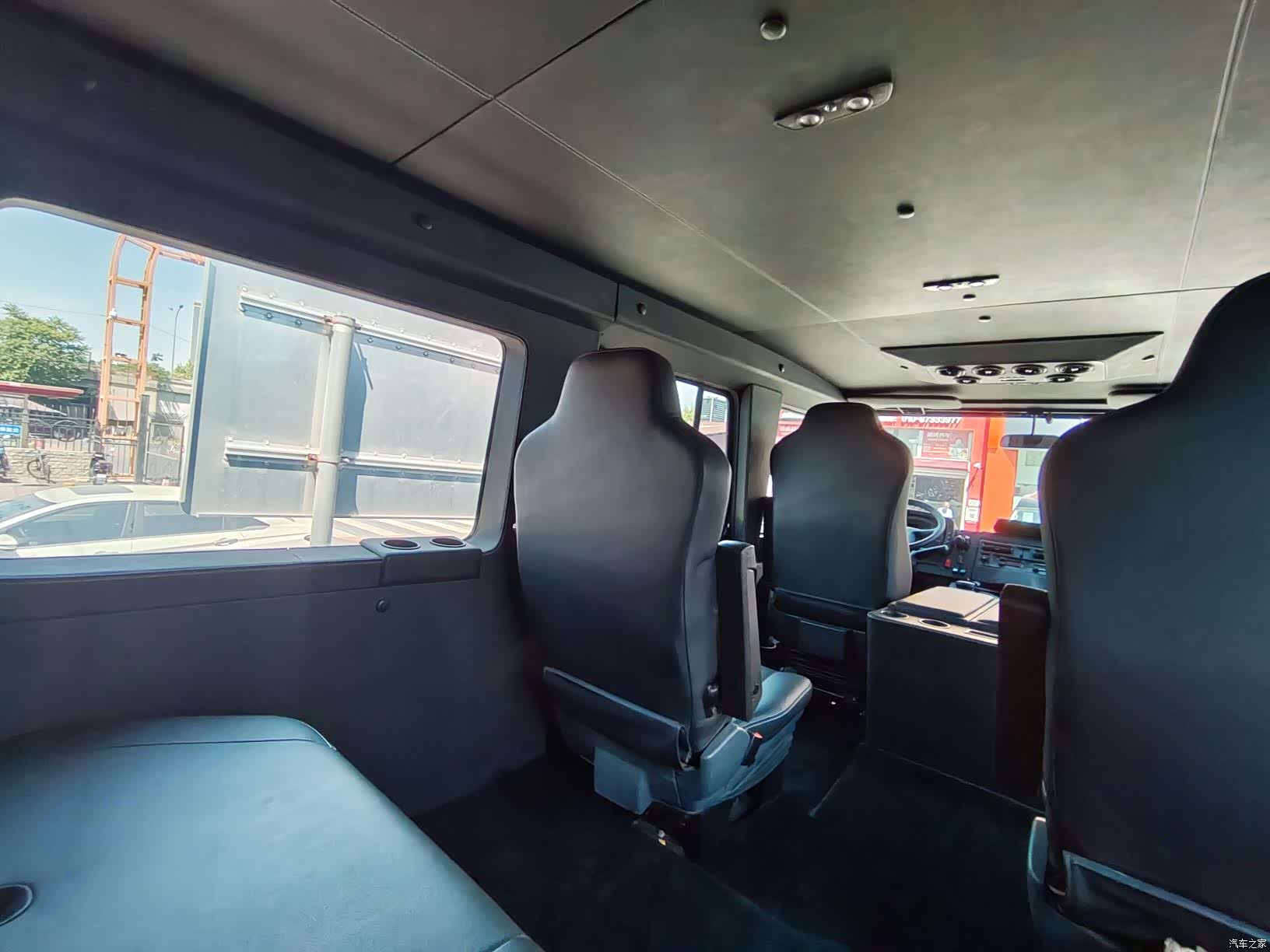 WuNiMoKeU5000 SUV, 2016 12