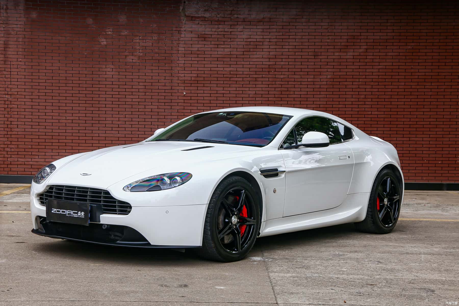 Aston Martin Vantage