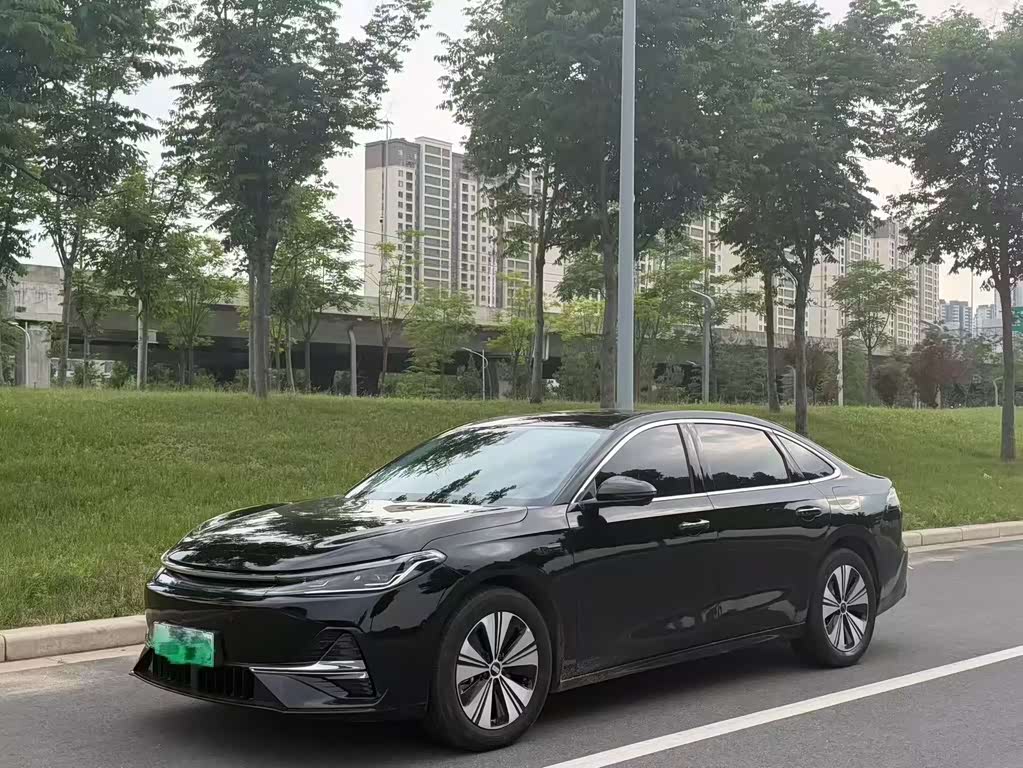 Geely Galaxy A7 EM
