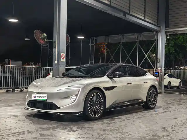 Avatr Avatr 12 2024 — купить из Китая под заказ
