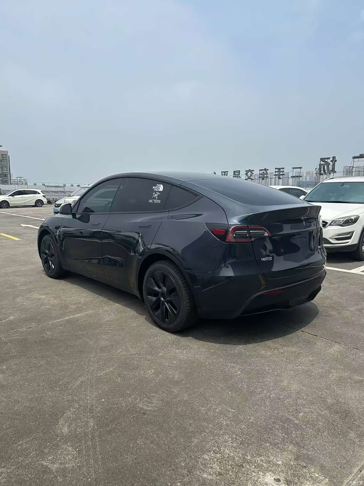 Tesla Model Y, 2025 3