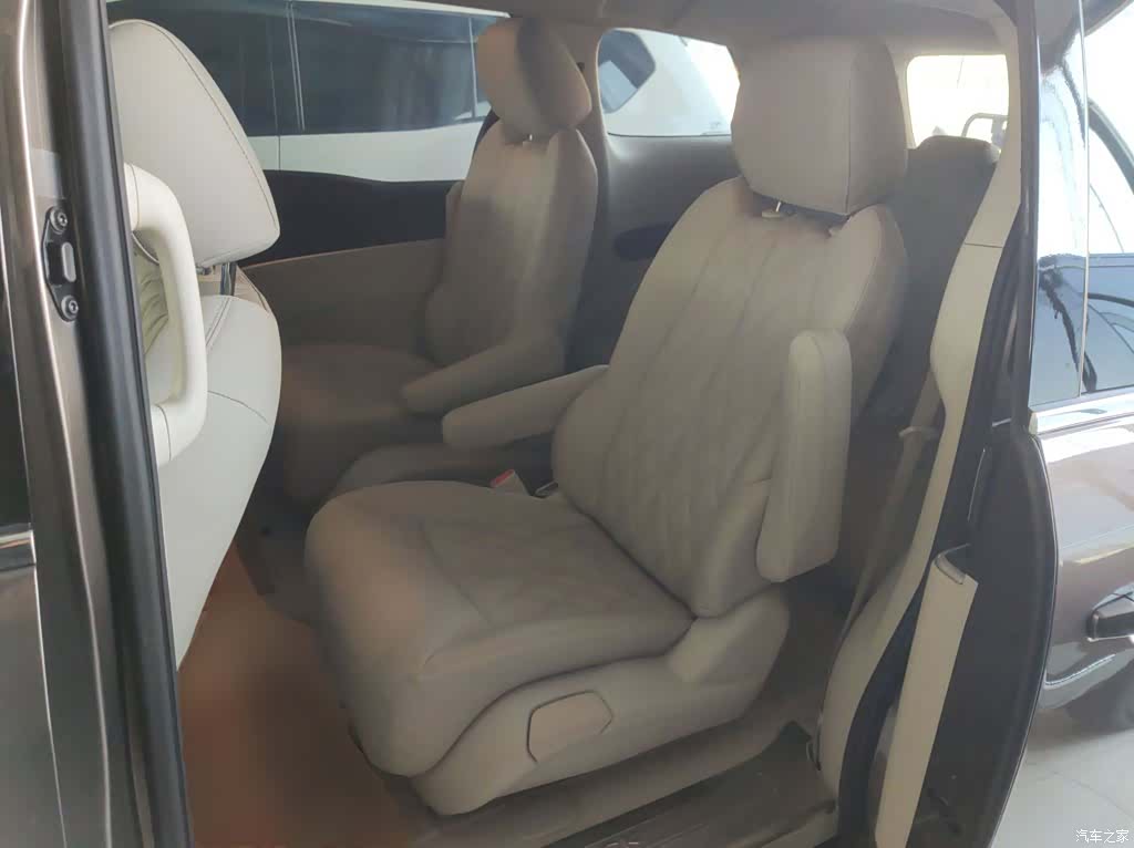 Buick GL8, 2022 13