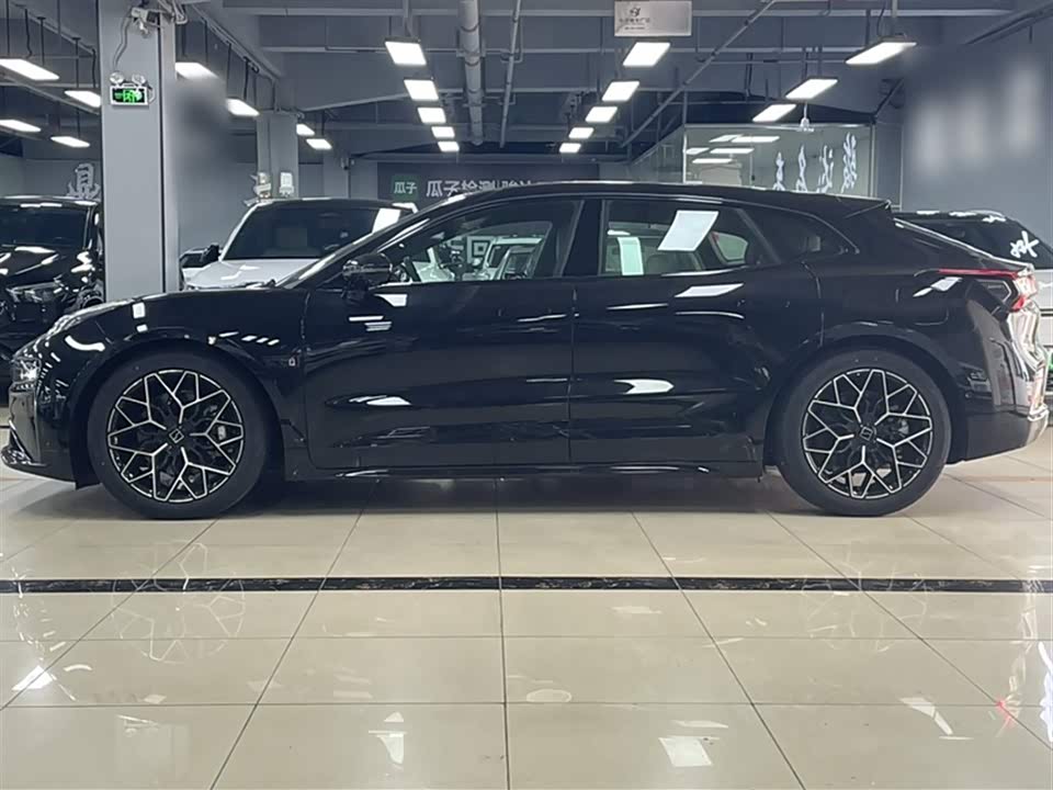 Zeekr 001