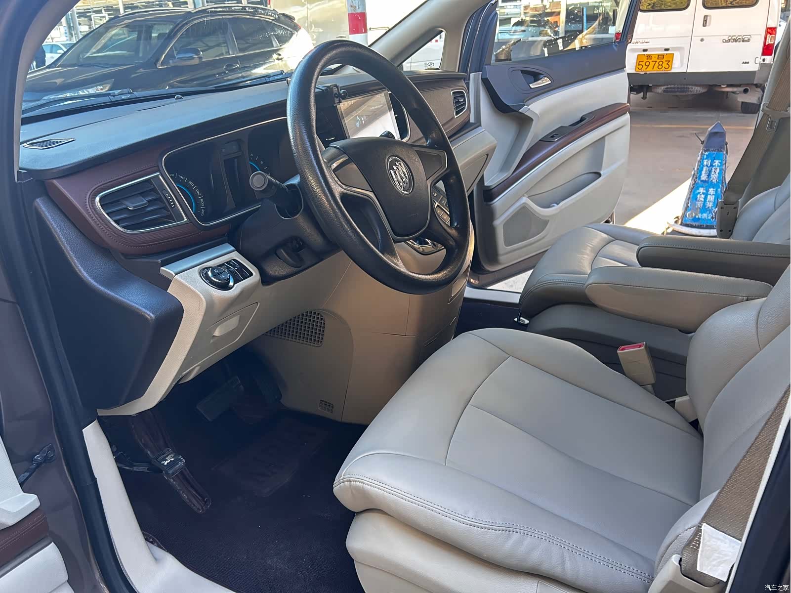 Buick GL8, 2015 6