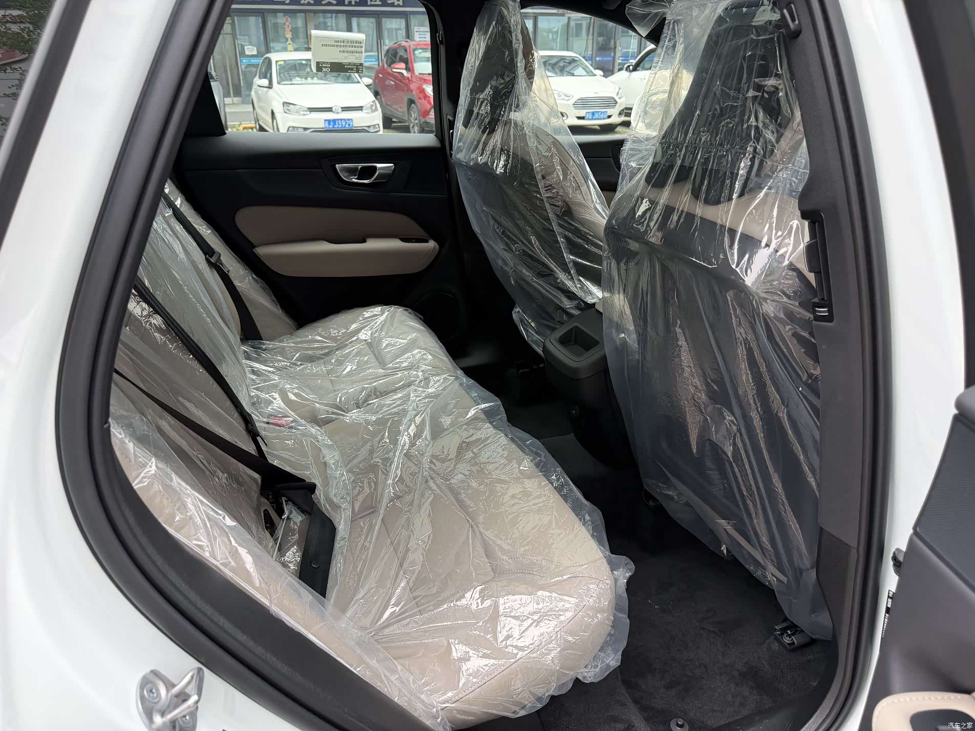 Volvo XC60, 2026 13