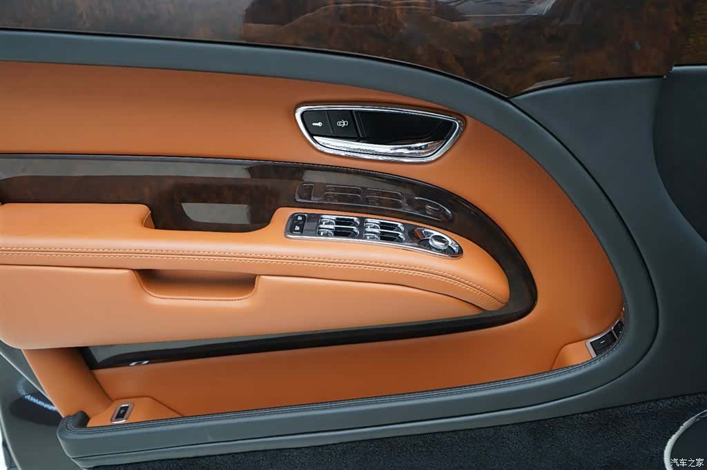 Bentley Mulsanne, 2016 13