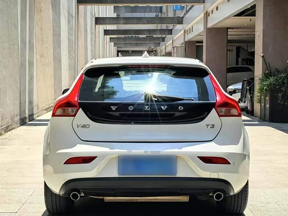 Volvo V40