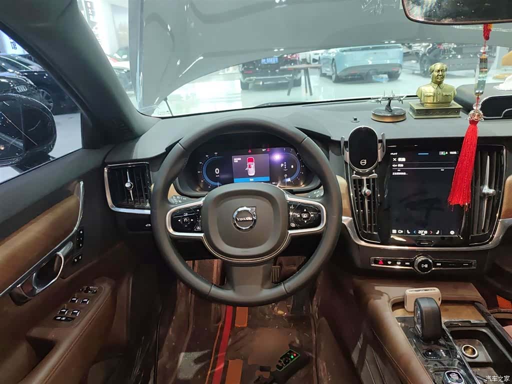 Volvo S90, 2025 11