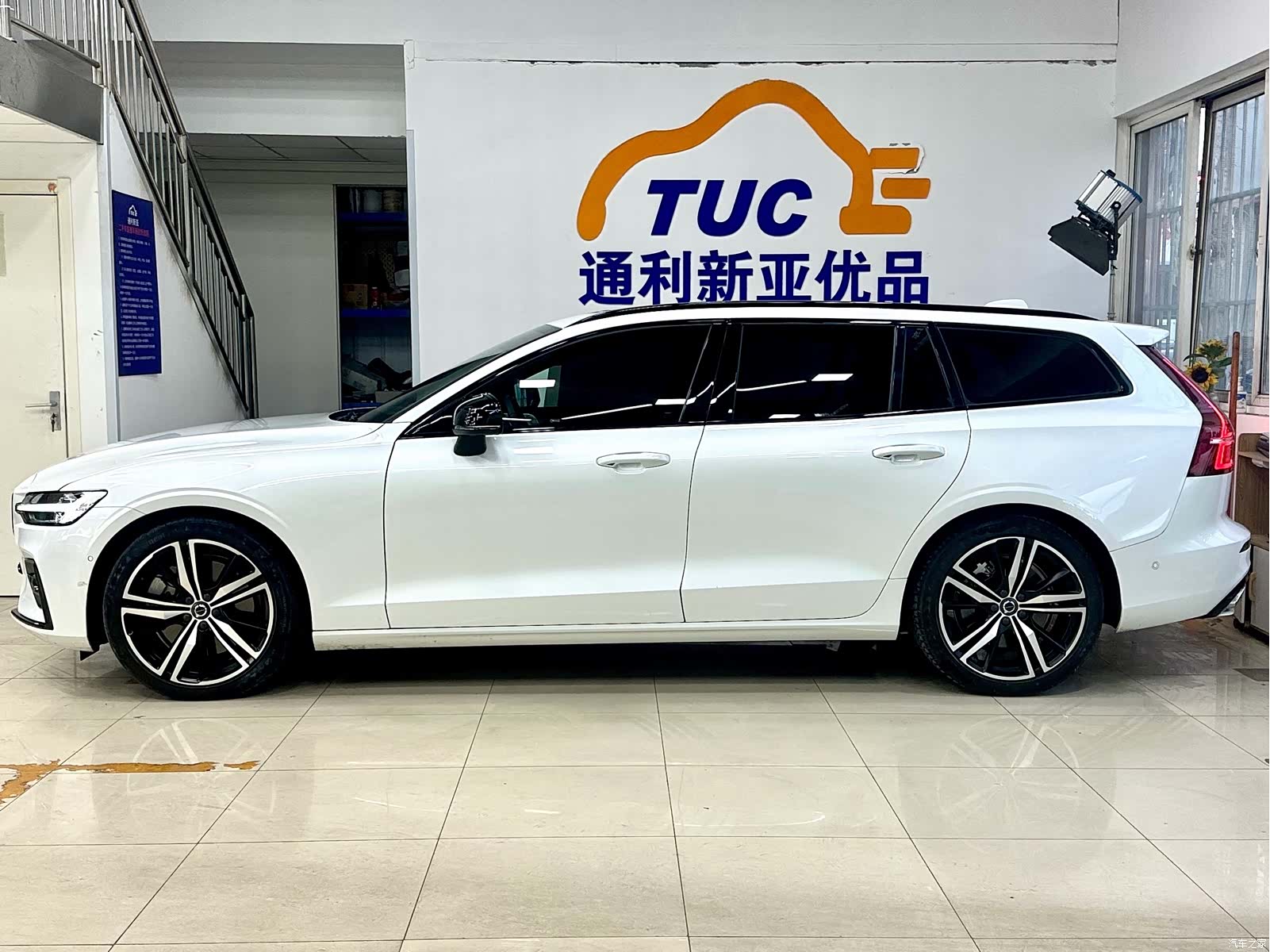 Volvo V60, 2021 все фото