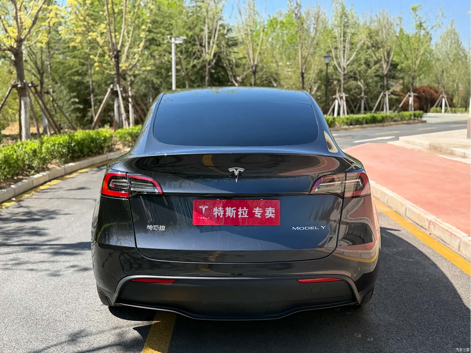 Tesla Model Y, 2025 9