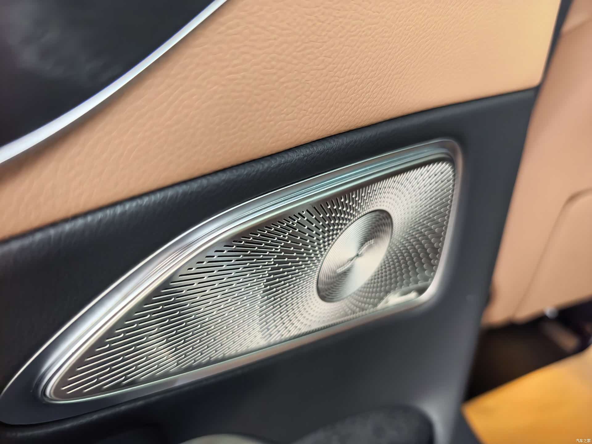 Mercedes-Benz E-Class, 2024 6