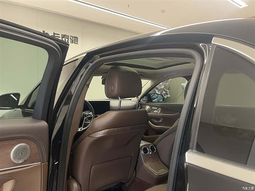 Mercedes-Benz E-Class, 2021 27