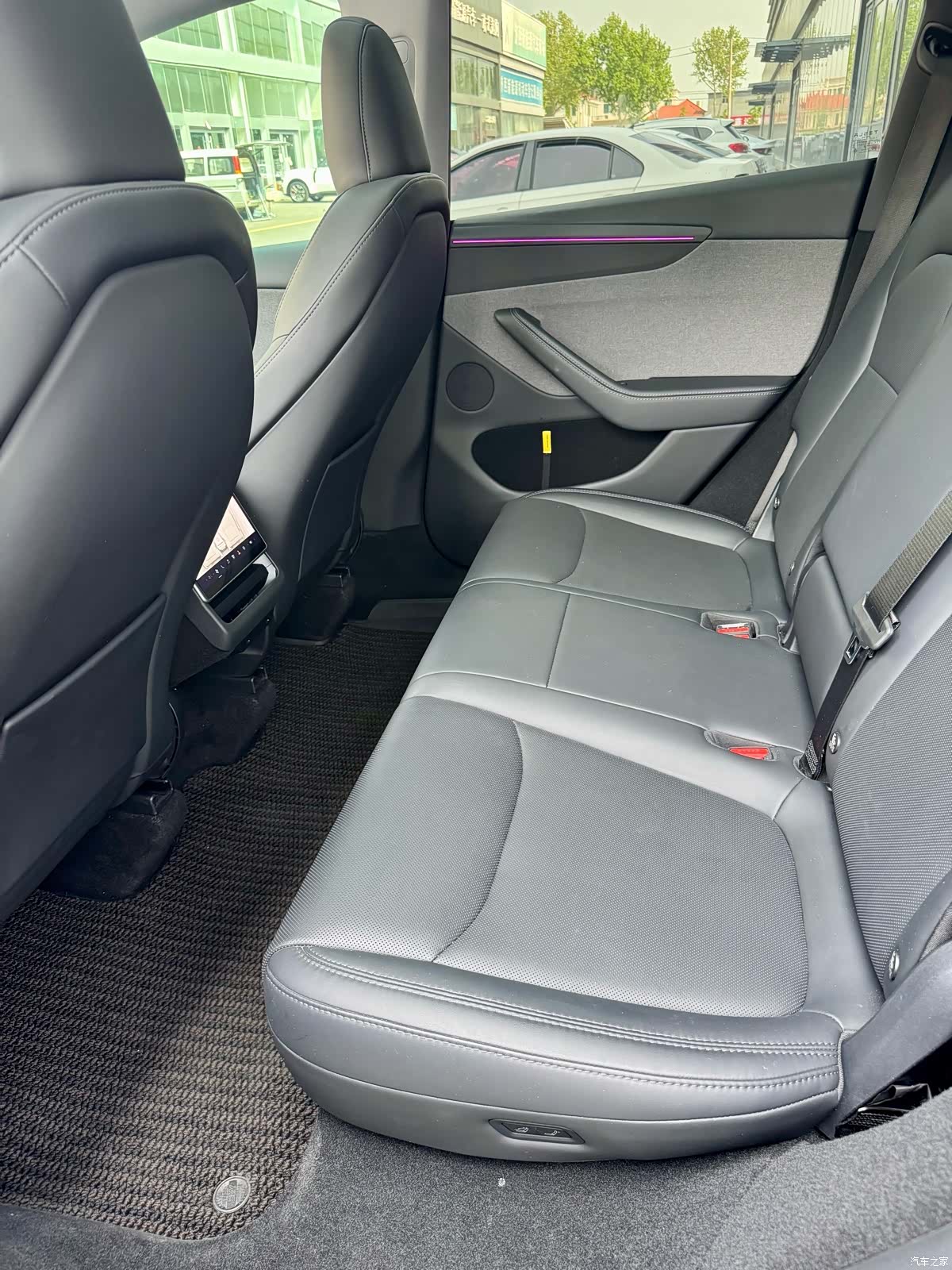 Tesla Model Y, 2025 10