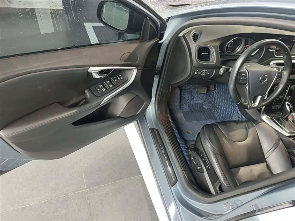 Volvo V40, 2019 16