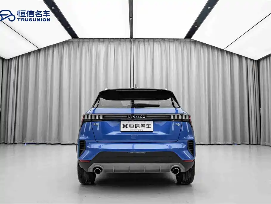 Lynk & Co 06