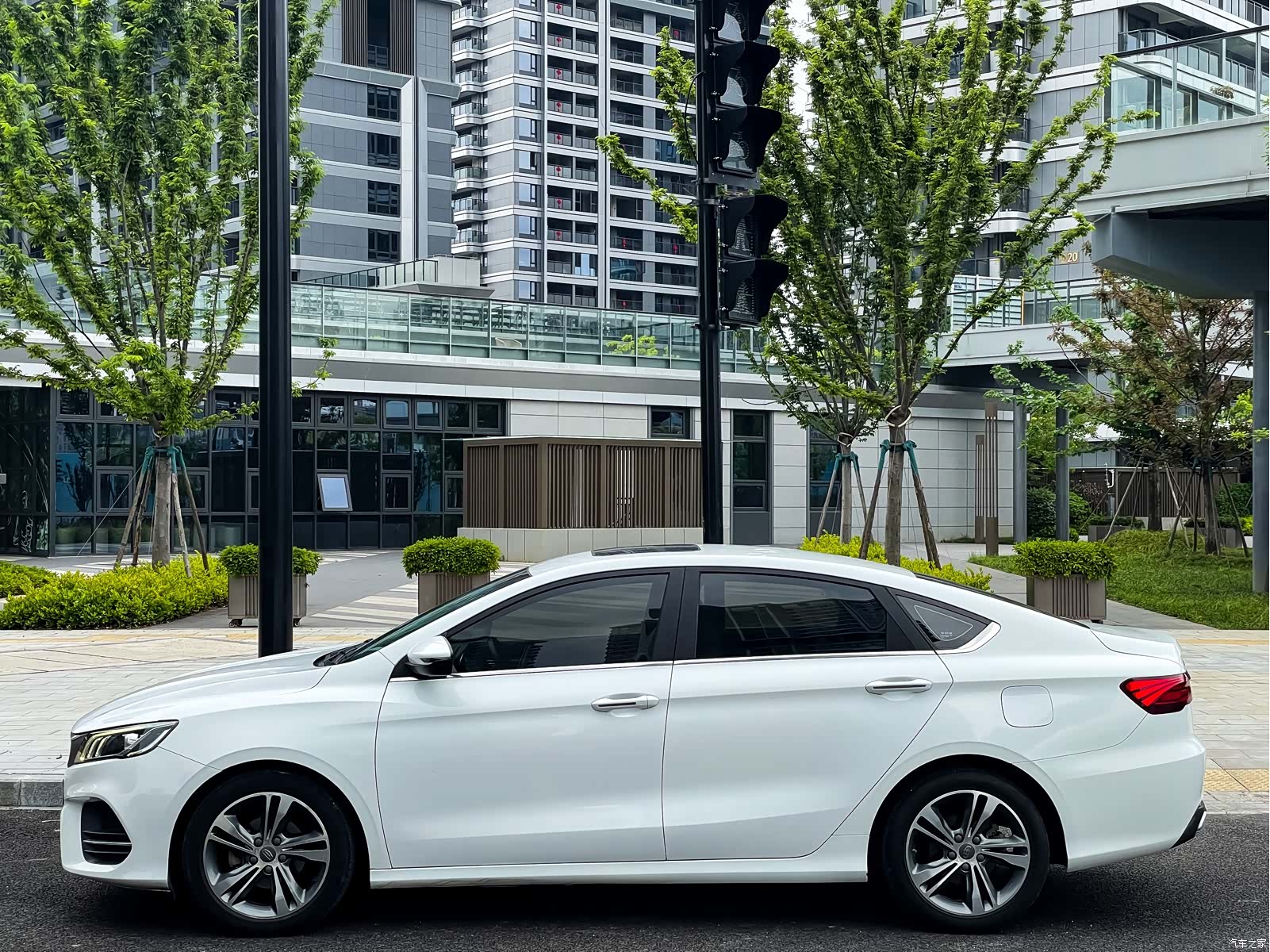 Geely Binray, 2019 4