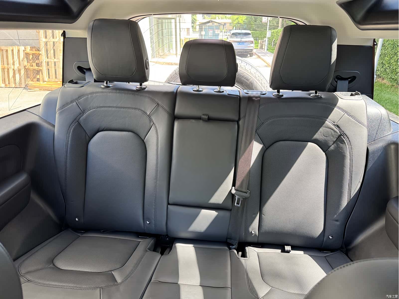 Land Rover Defender, 2024 13
