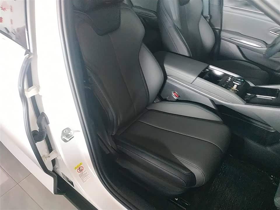 BYD Qin L BYD Qin L