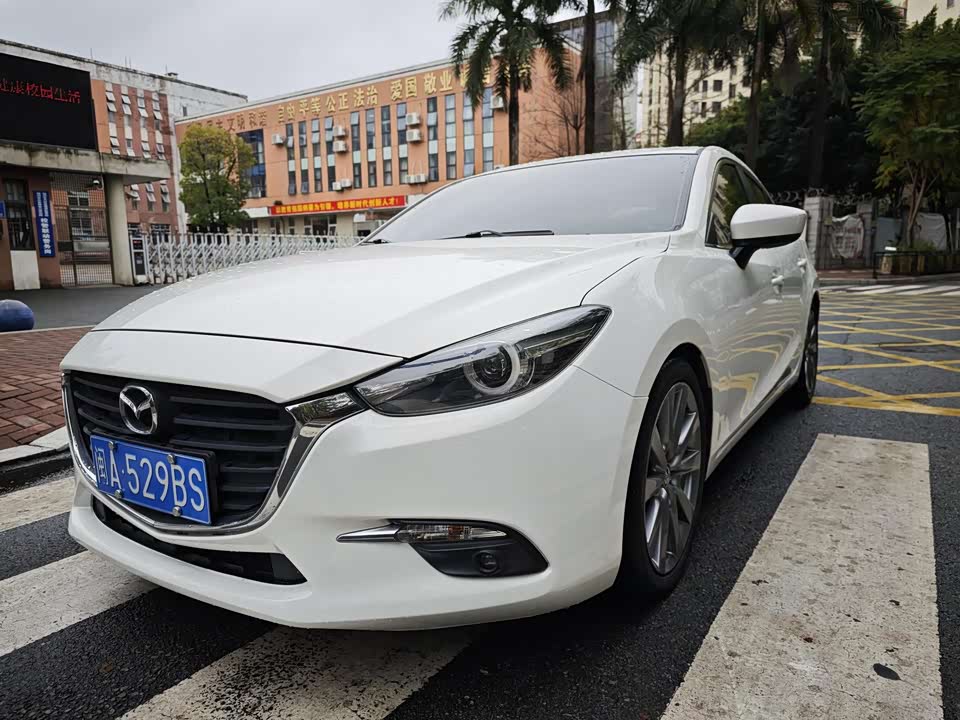 Mazda 3 Angkesaila