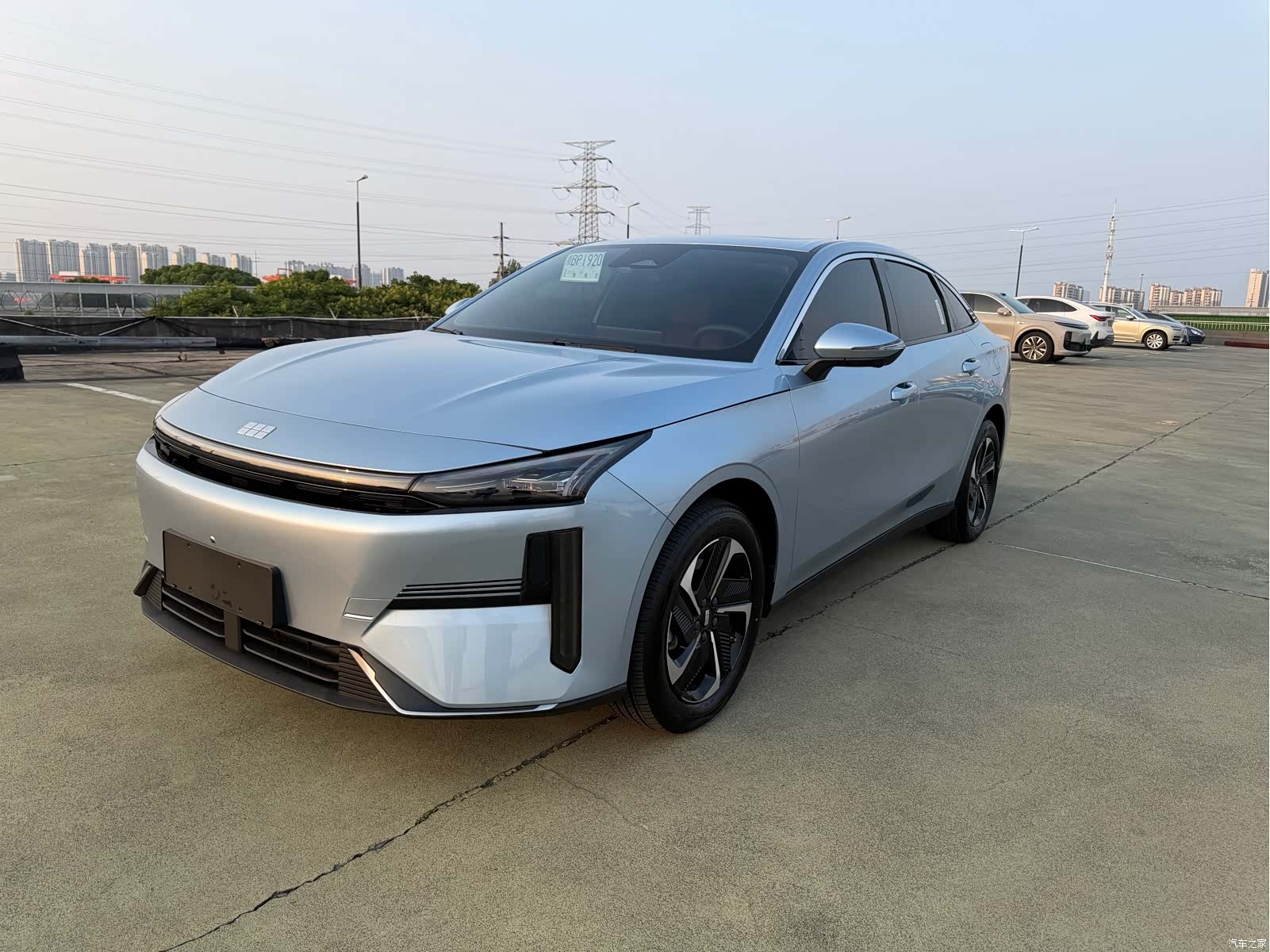 Geely Galaxy L6, 2025 1