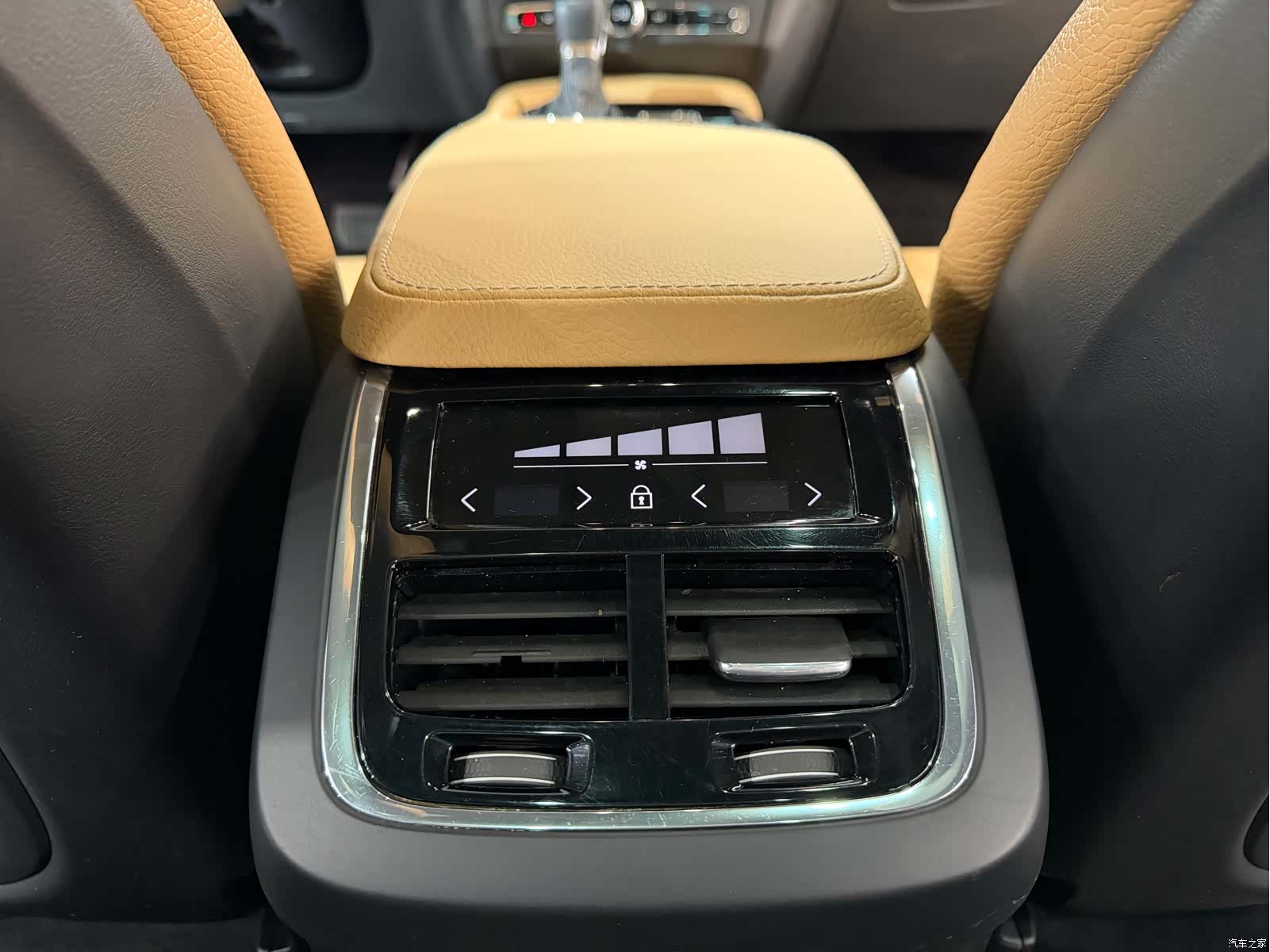 Volvo V90, 2019 25