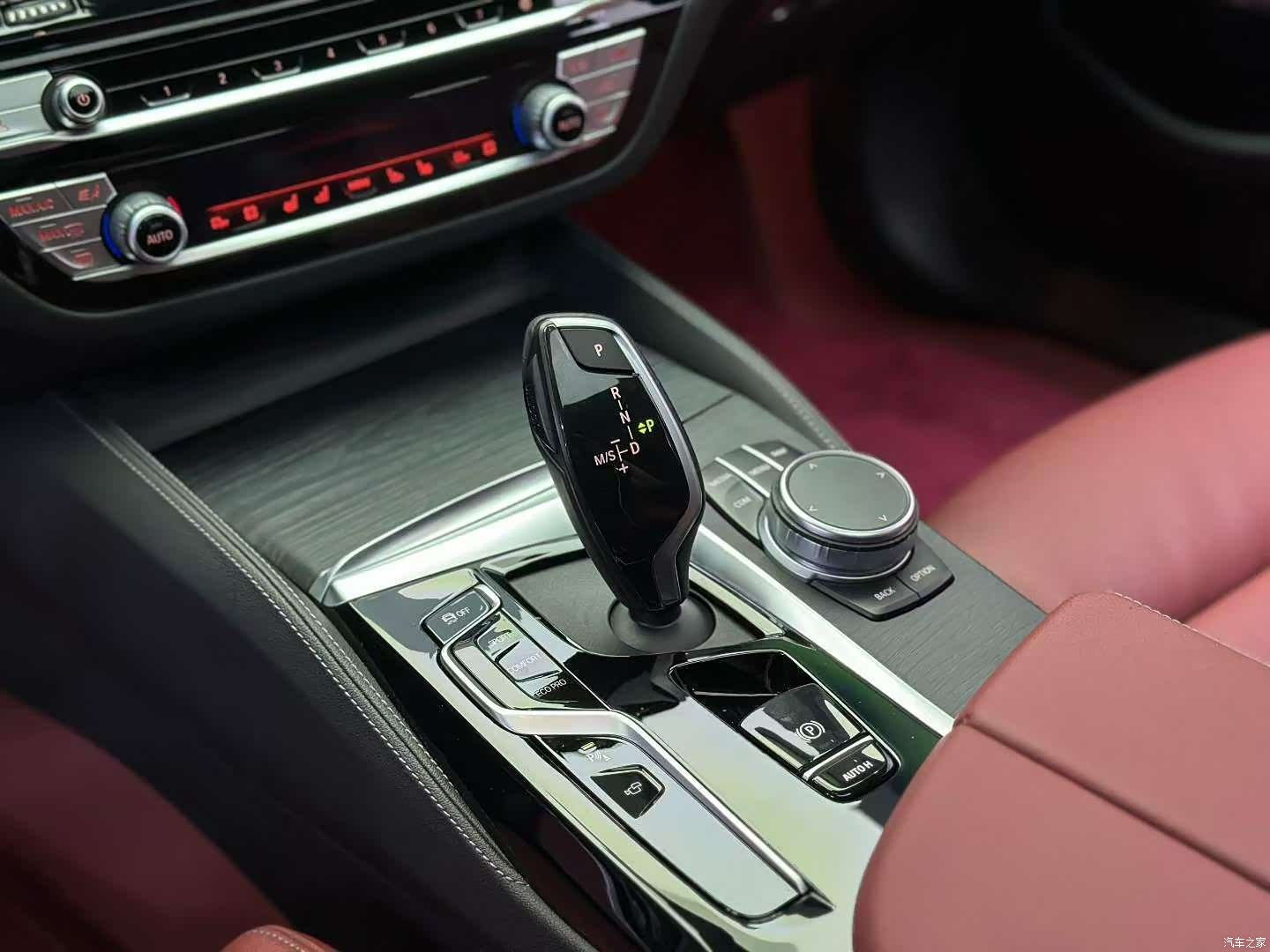 BMW 5 Series, 2020 все фото