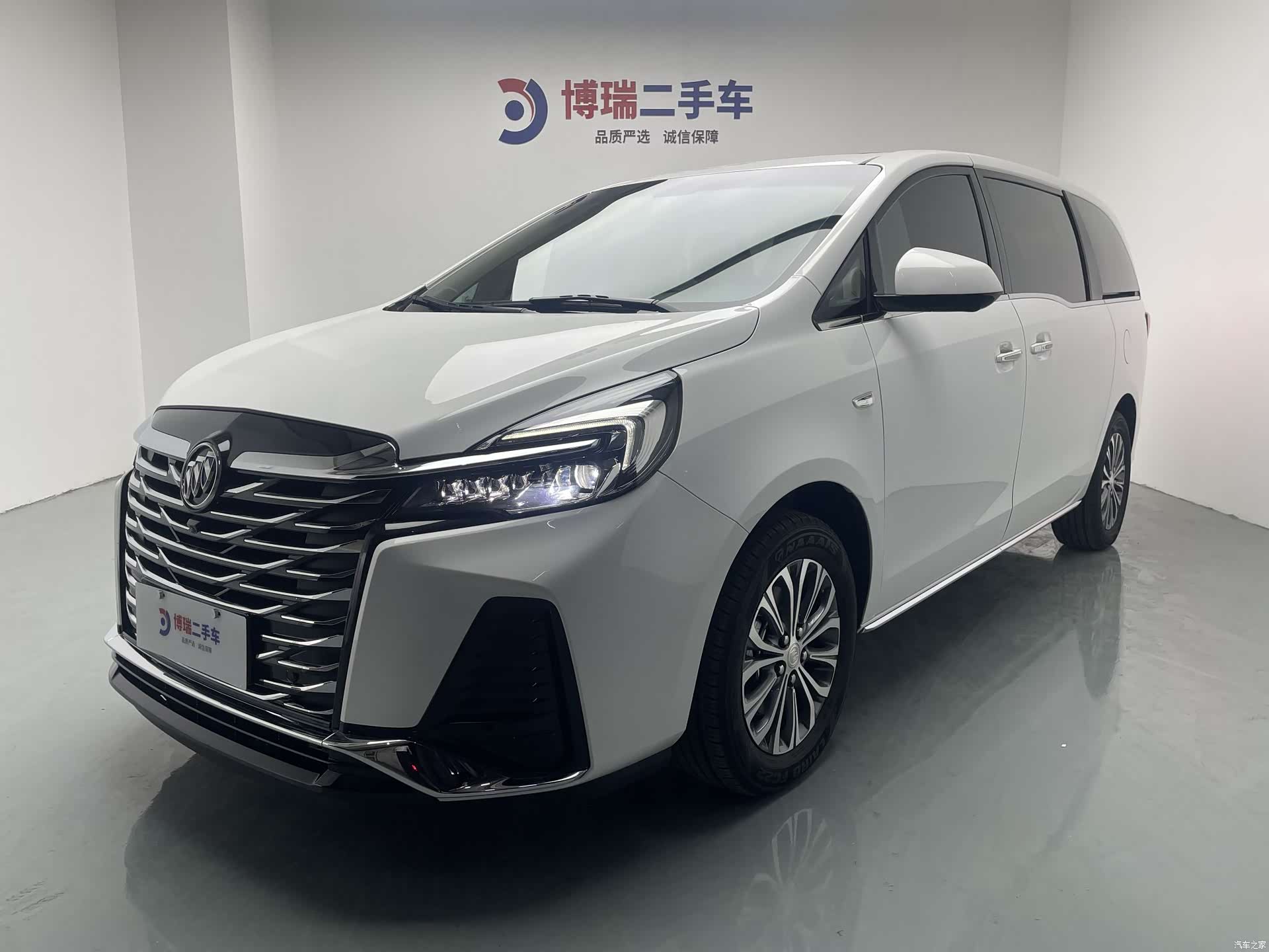 Buick GL8, 2023 1