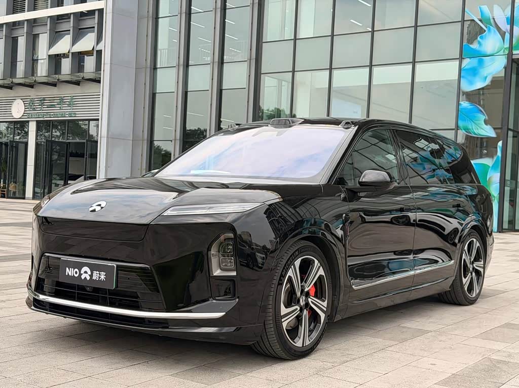 NIO ES8