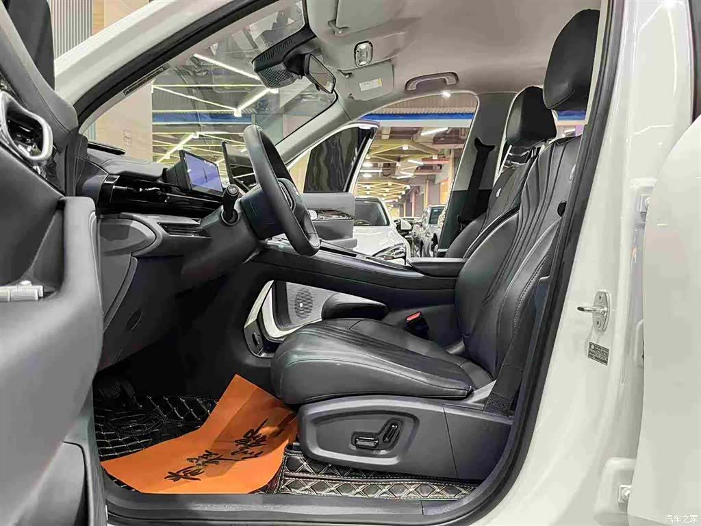 Geely Galaxy E5, 2025 12