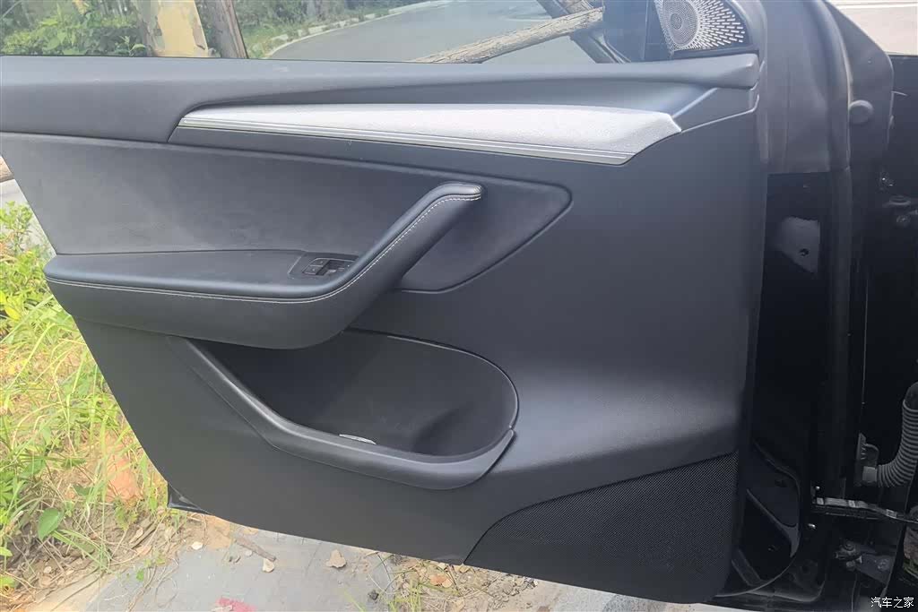 Tesla Model Y, 2024 7
