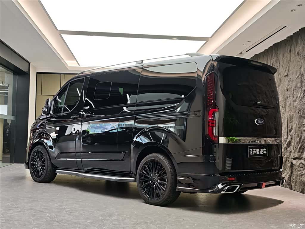 Ford Tourneo, 2024 20