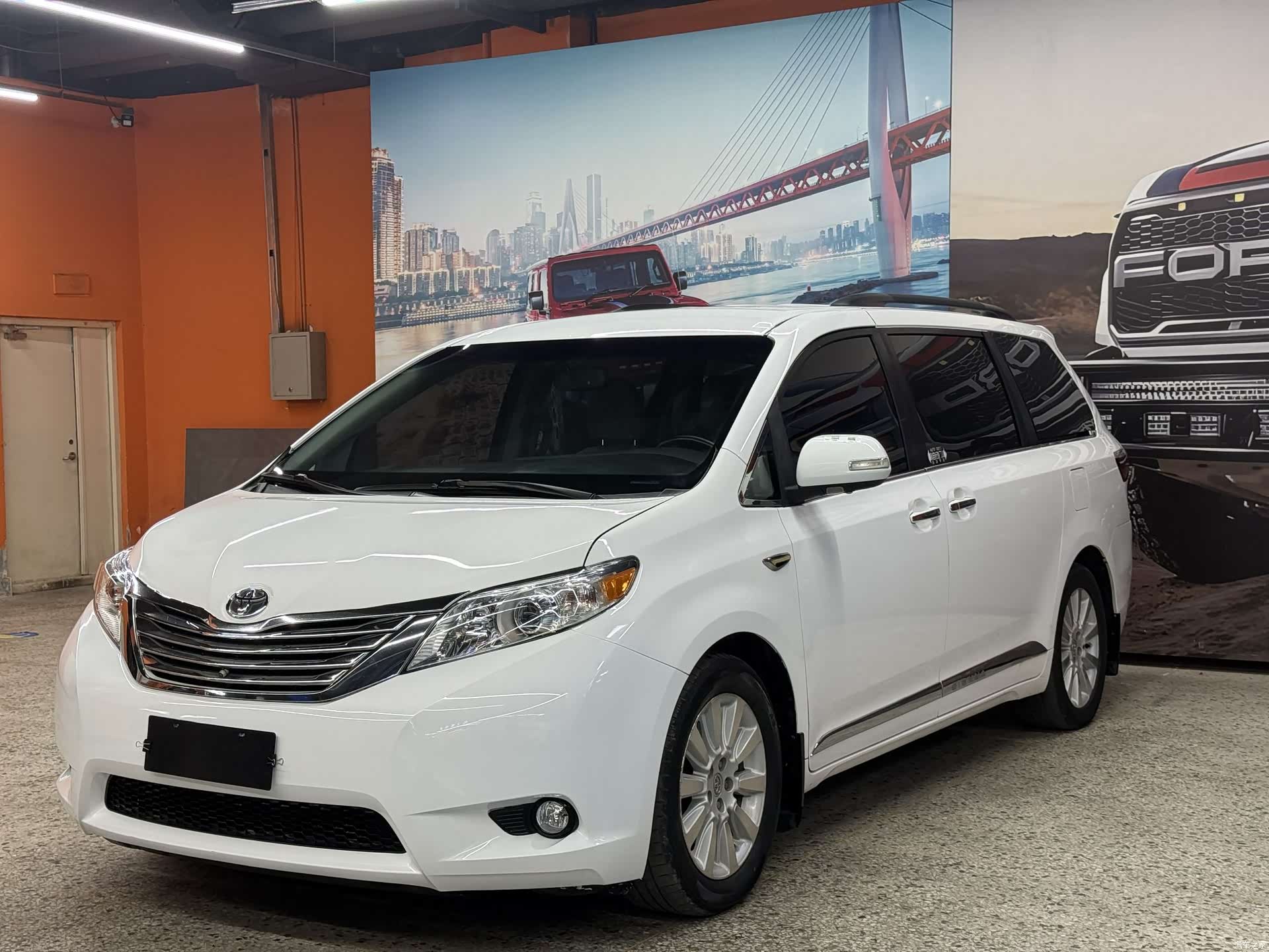 Toyota Sienna, 2016 1
