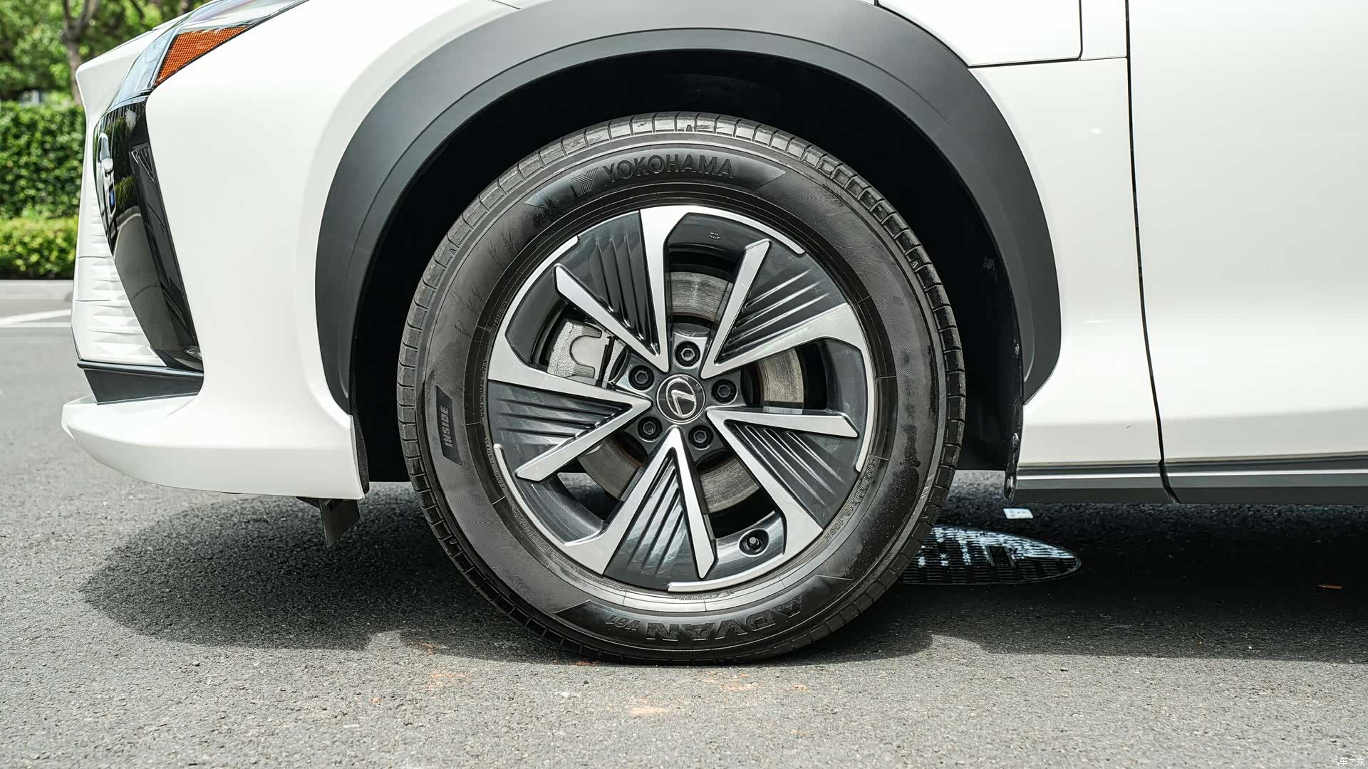 Lexus RZ, 2023 8