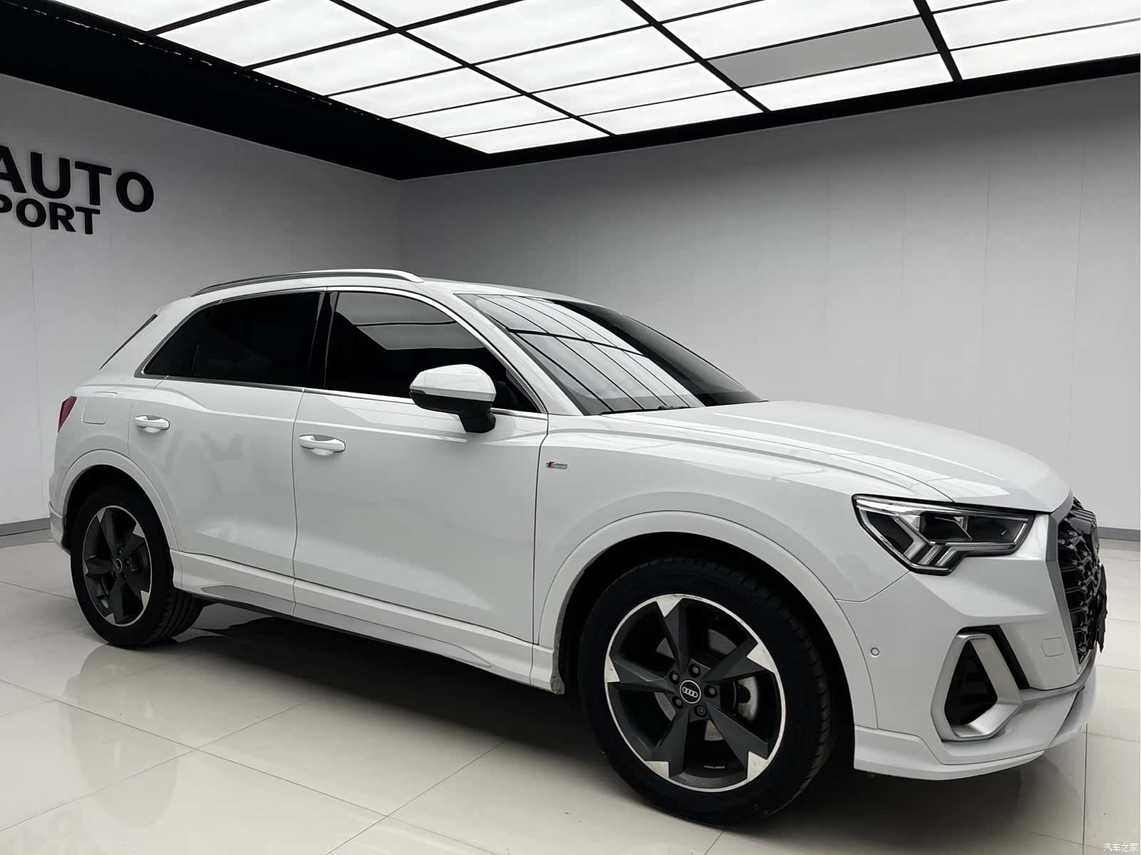 Audi Q3, 2022 3