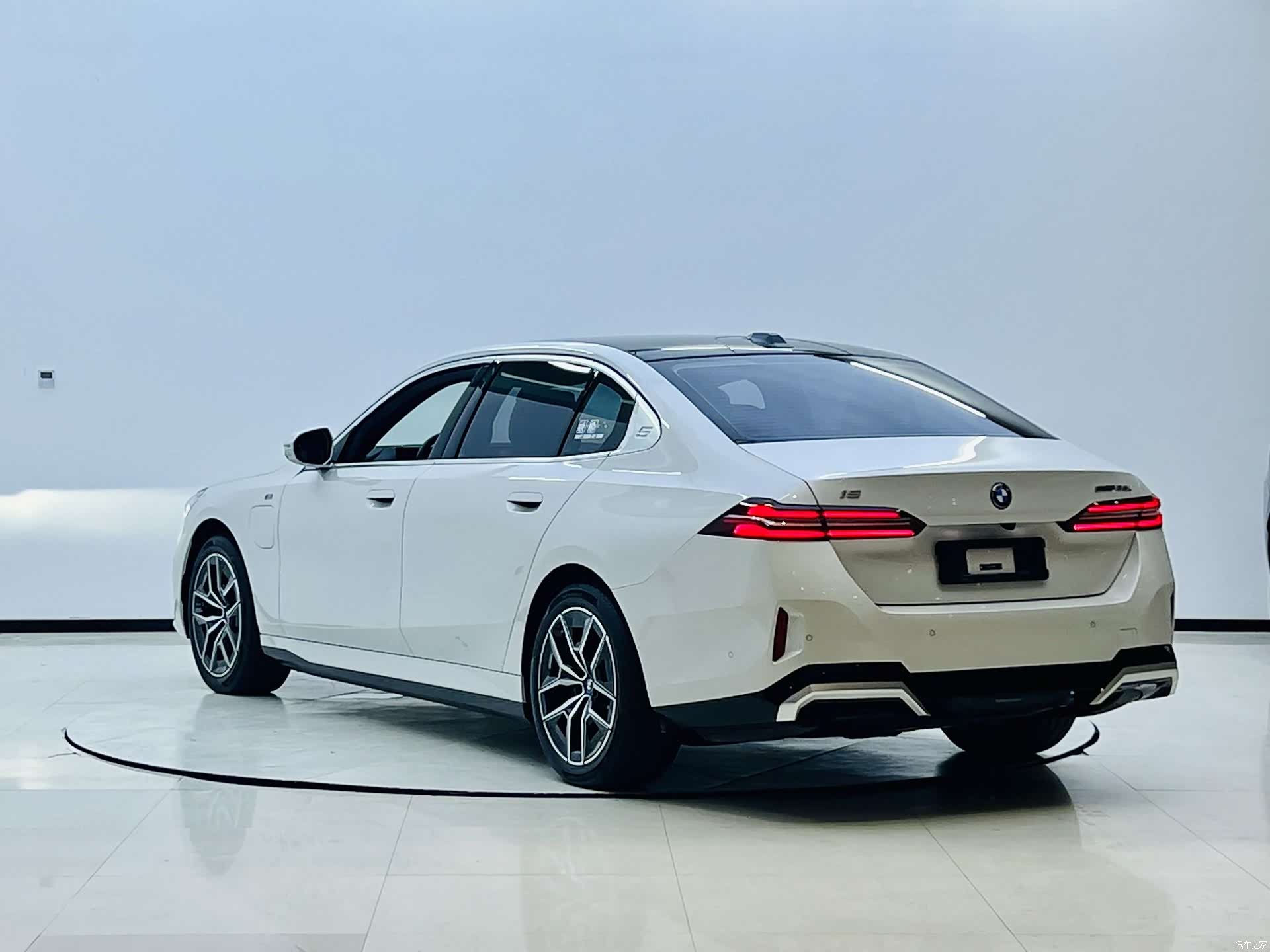BMW i5, 2024 4
