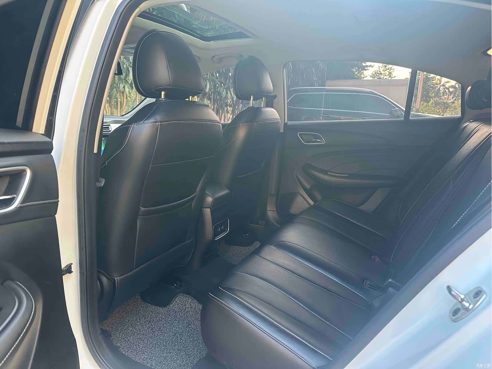 Roewe i5, 2021 все фото