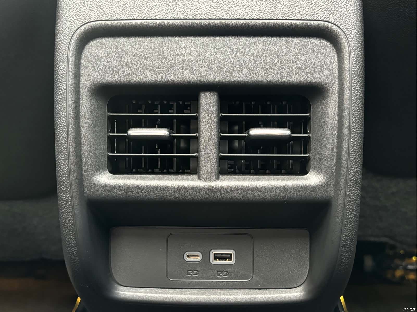 Cadillac XT4, 2025 23