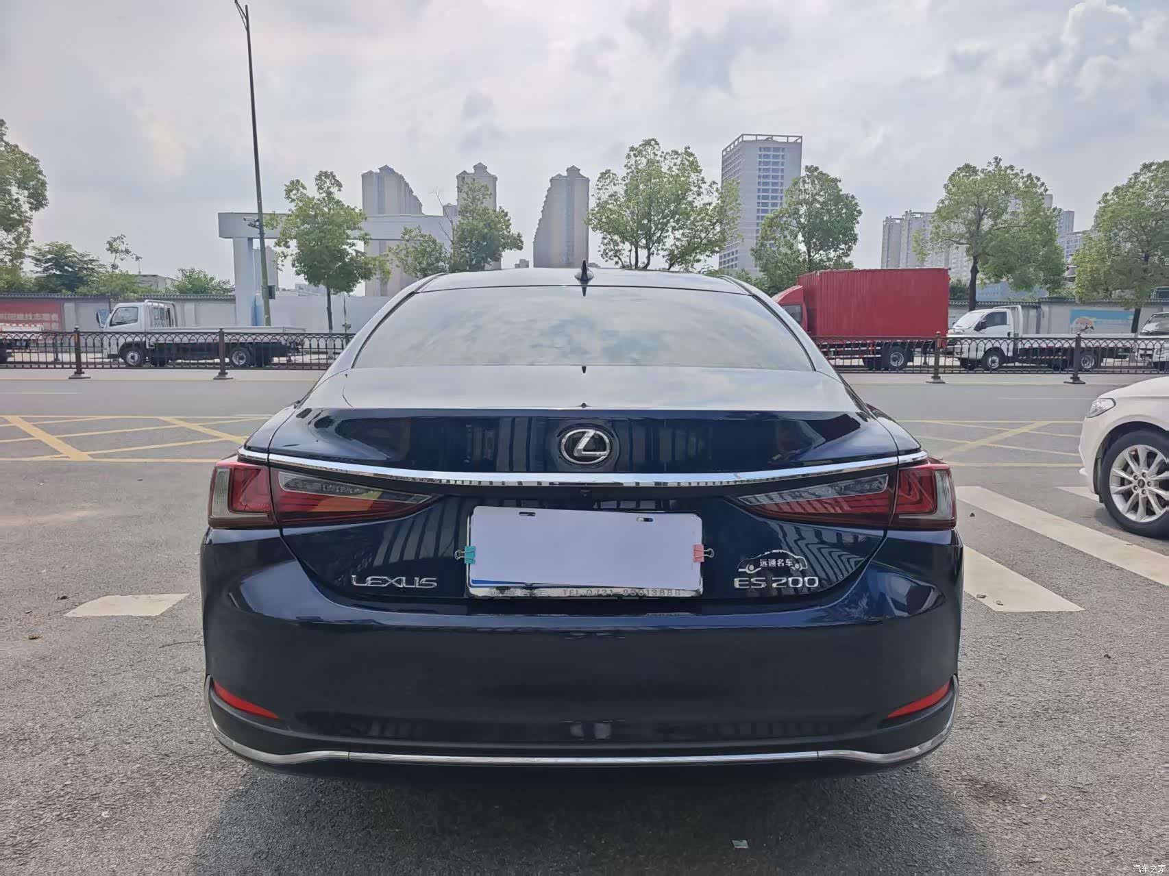 Lexus ES, 2021 4