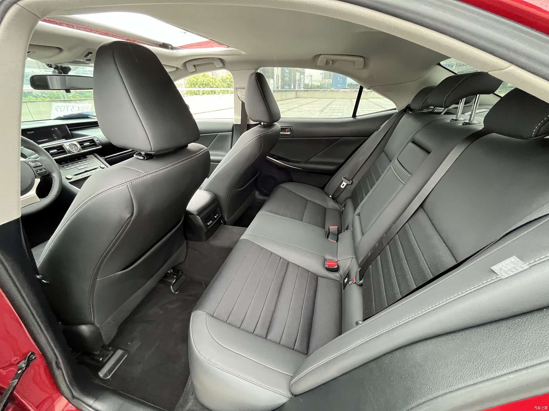 Lexus IS, 2018 7