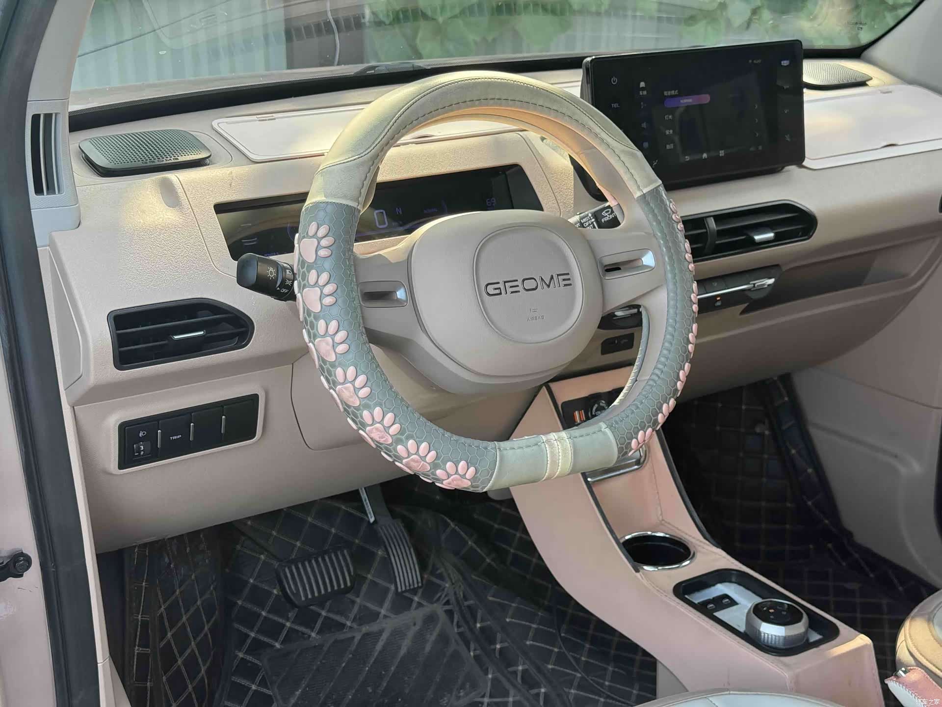 Geely Panda, 2023 8