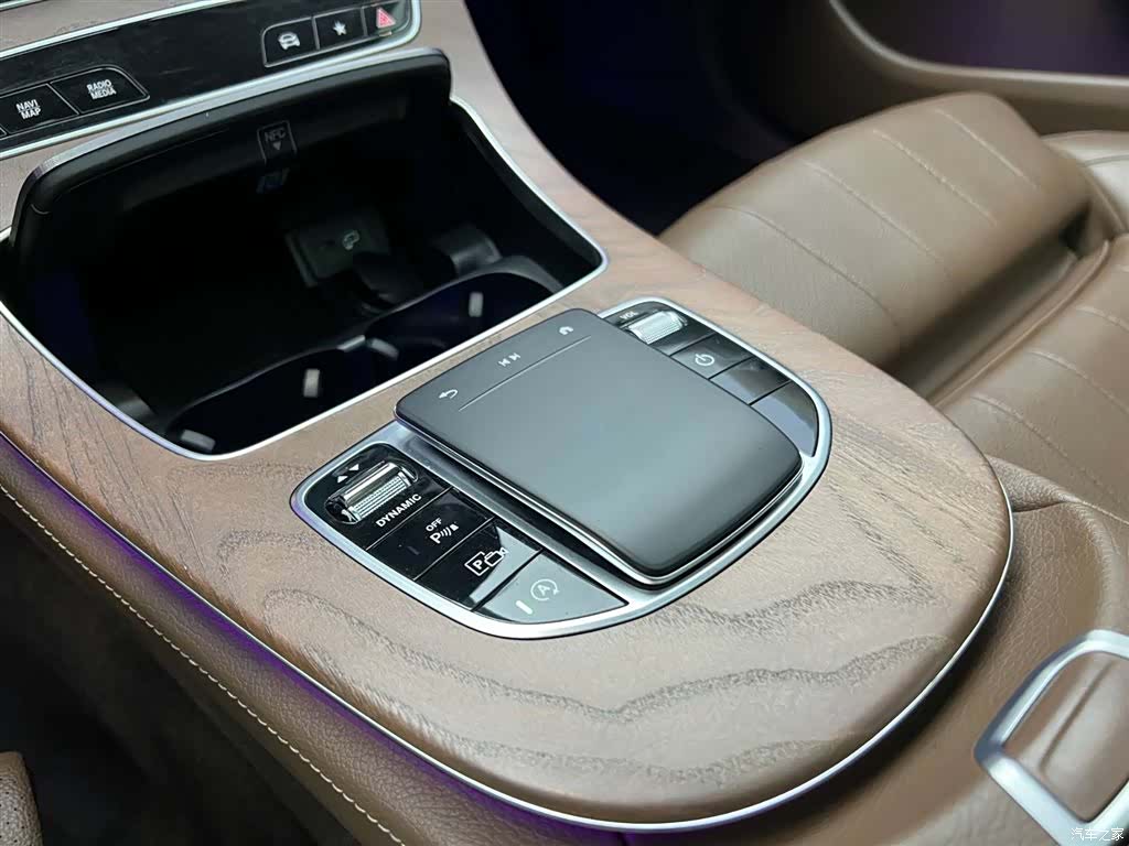 Mercedes-Benz E-Class, 2023 19