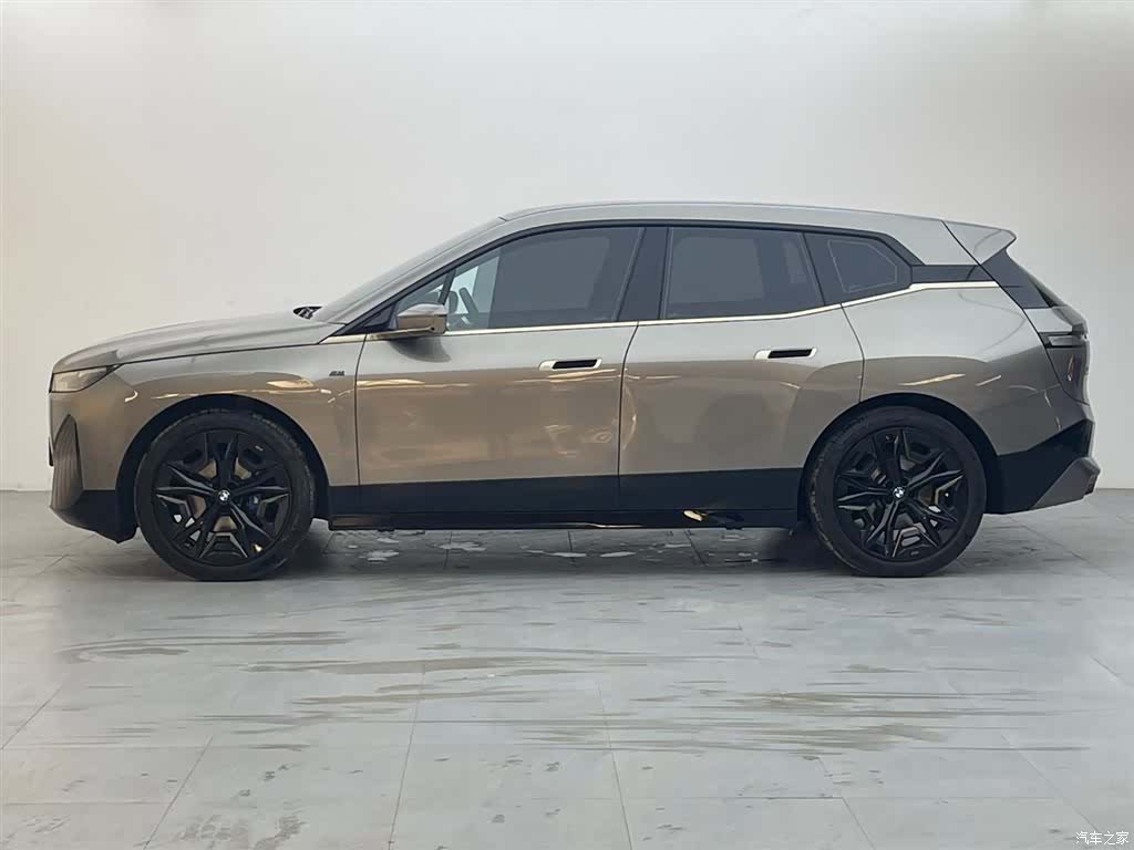 BMW iX, 2022 3