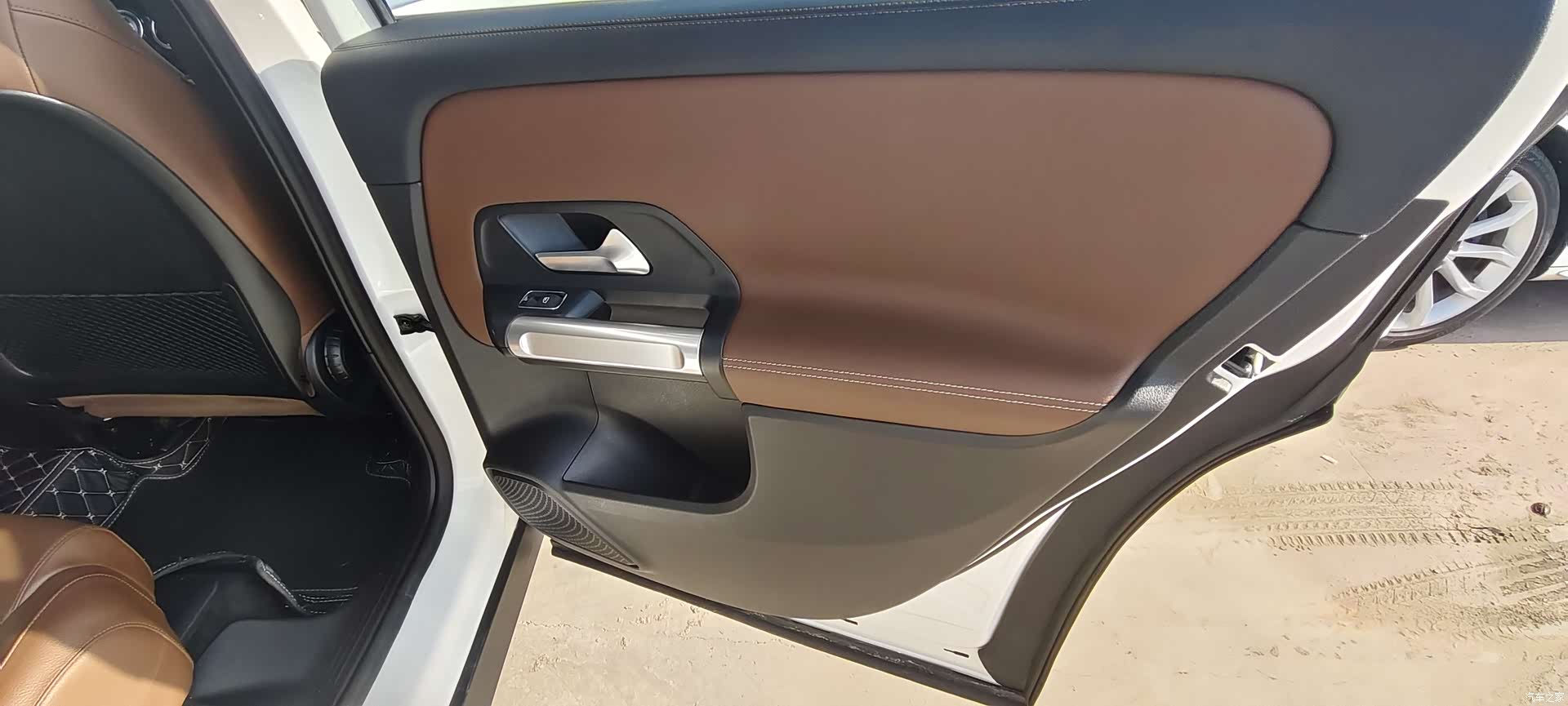 Mercedes-Benz GLB, 2024 13